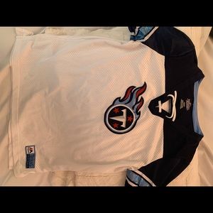 Womens NFL Titans Jersey. Size Medium.
